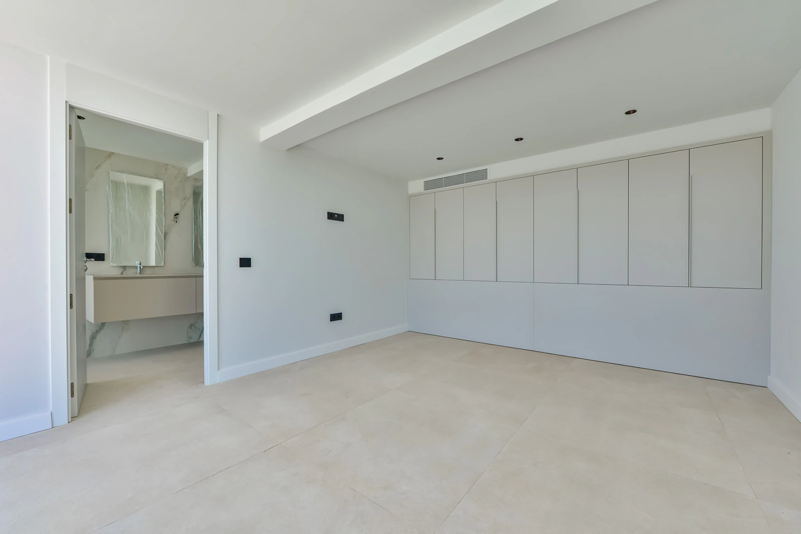 Villa contemporánea única en Altea con vistas al mar, terrazas tipo spa y acabados premium