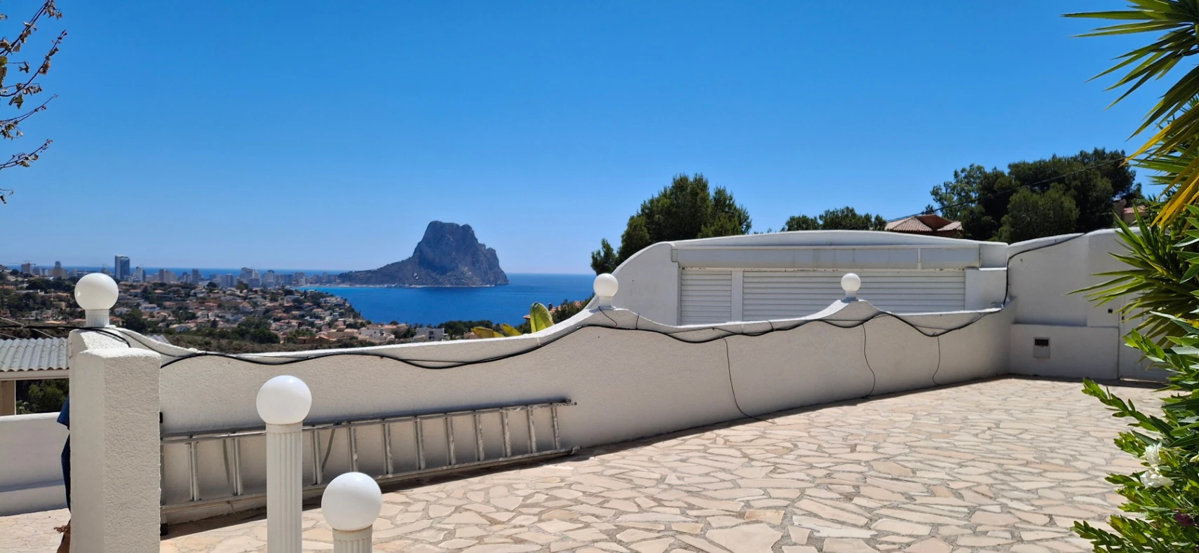 VILLA CON VISTAS AL MAR EN CALPE