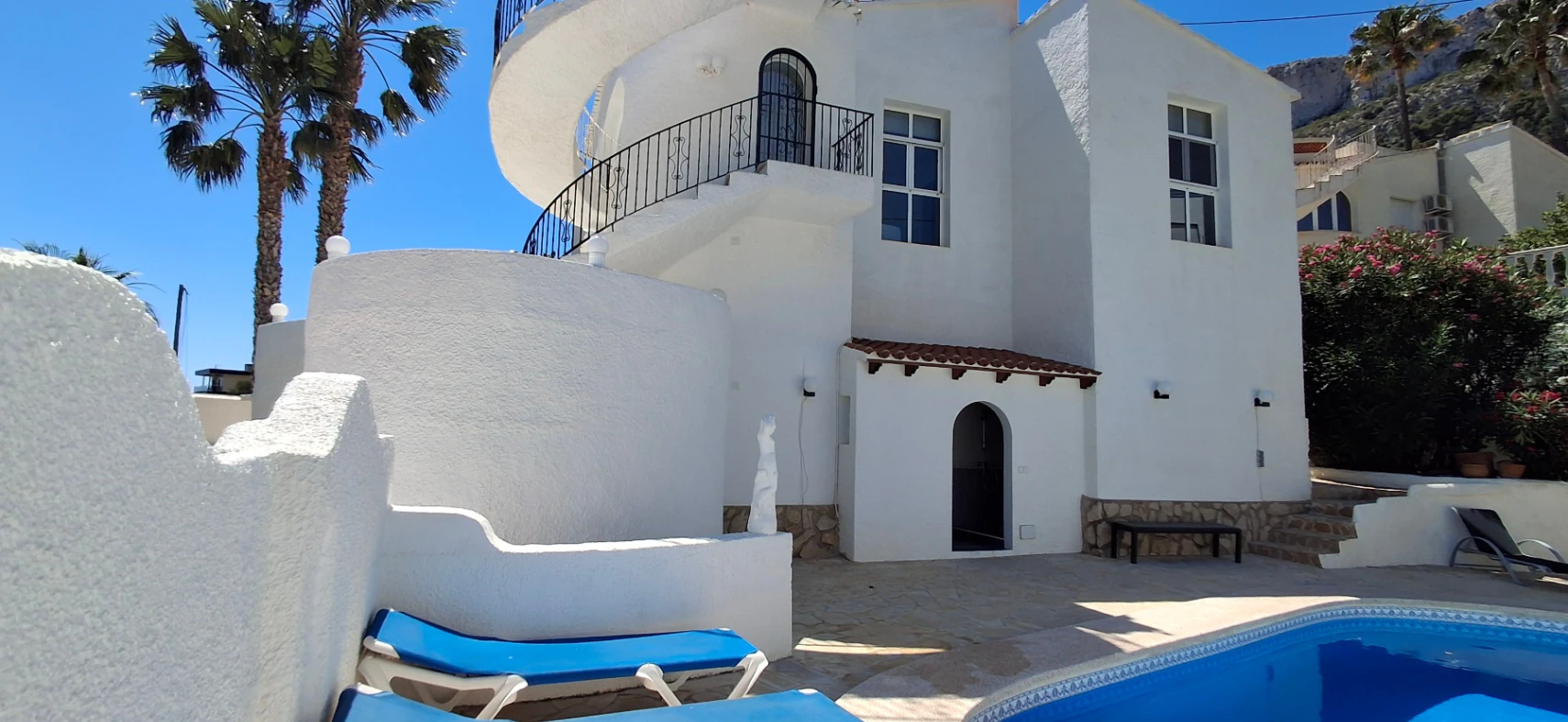 VILLA CON VISTAS AL MAR EN CALPE