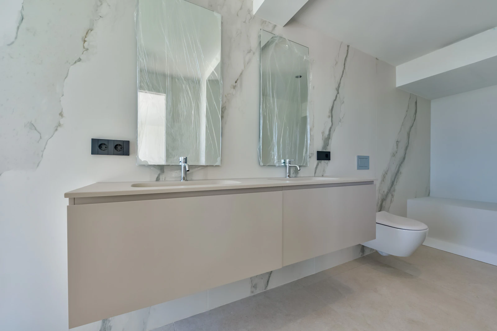 Villa contemporánea única en Altea con vistas al mar, terrazas tipo spa y acabados premium