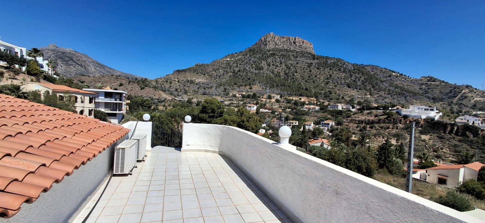 VILLA CON VISTAS AL MAR EN CALPE