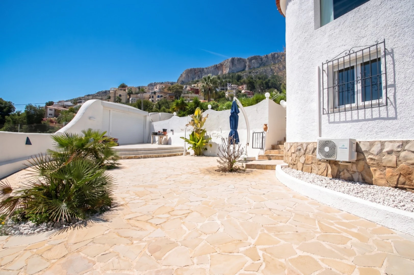 VILLA CON VISTAS AL MAR EN CALPE