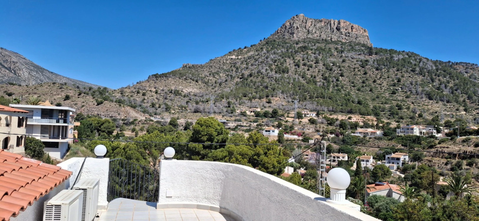 VILLA CON VISTAS AL MAR EN CALPE