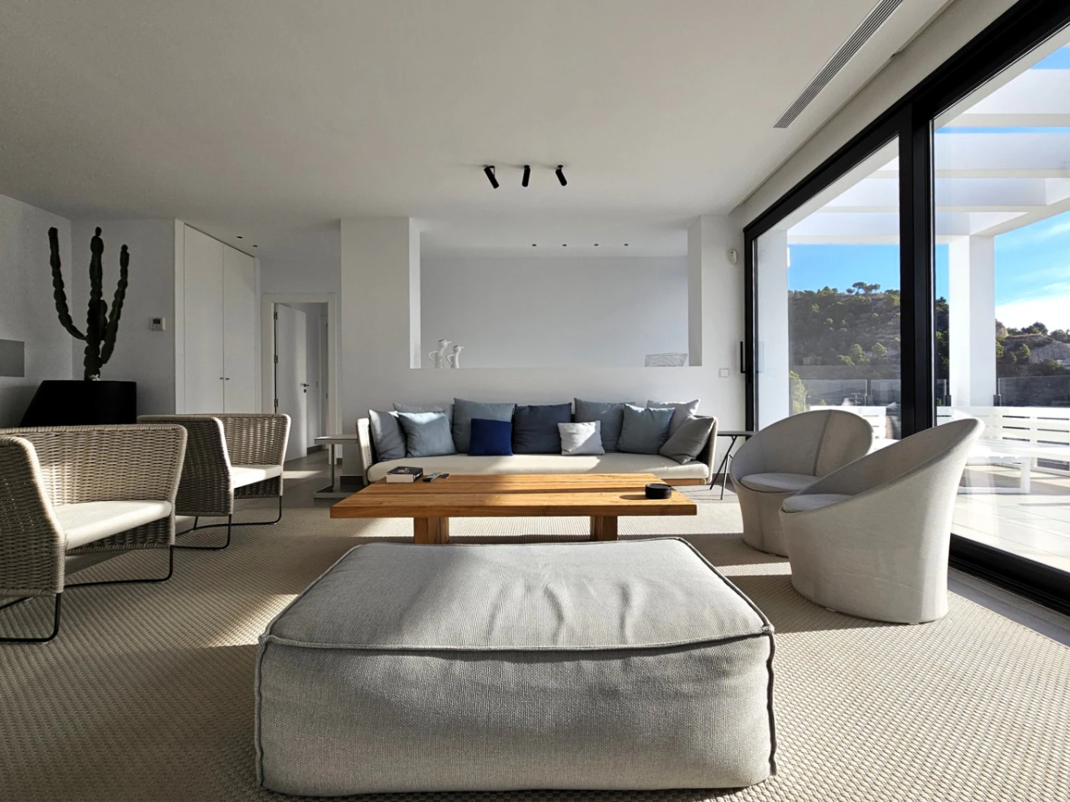 Villa de lujo con espectaculares vistas panorámicas al mar y a la montaña a la venta en Altea.