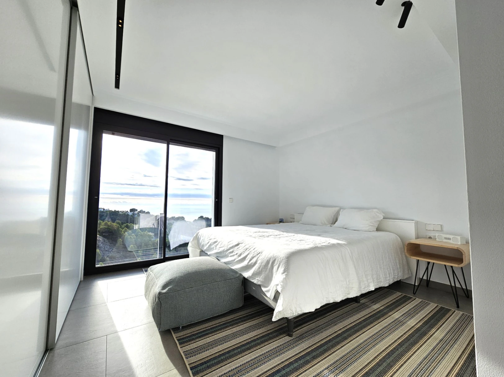 Villa de lujo con espectaculares vistas panorámicas al mar y a la montaña a la venta en Altea.