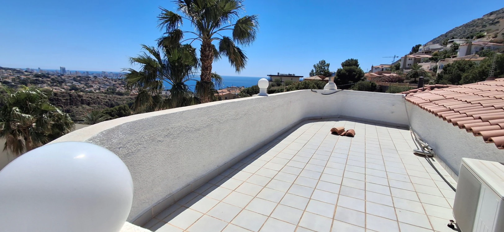 VILLA CON VISTAS AL MAR EN CALPE