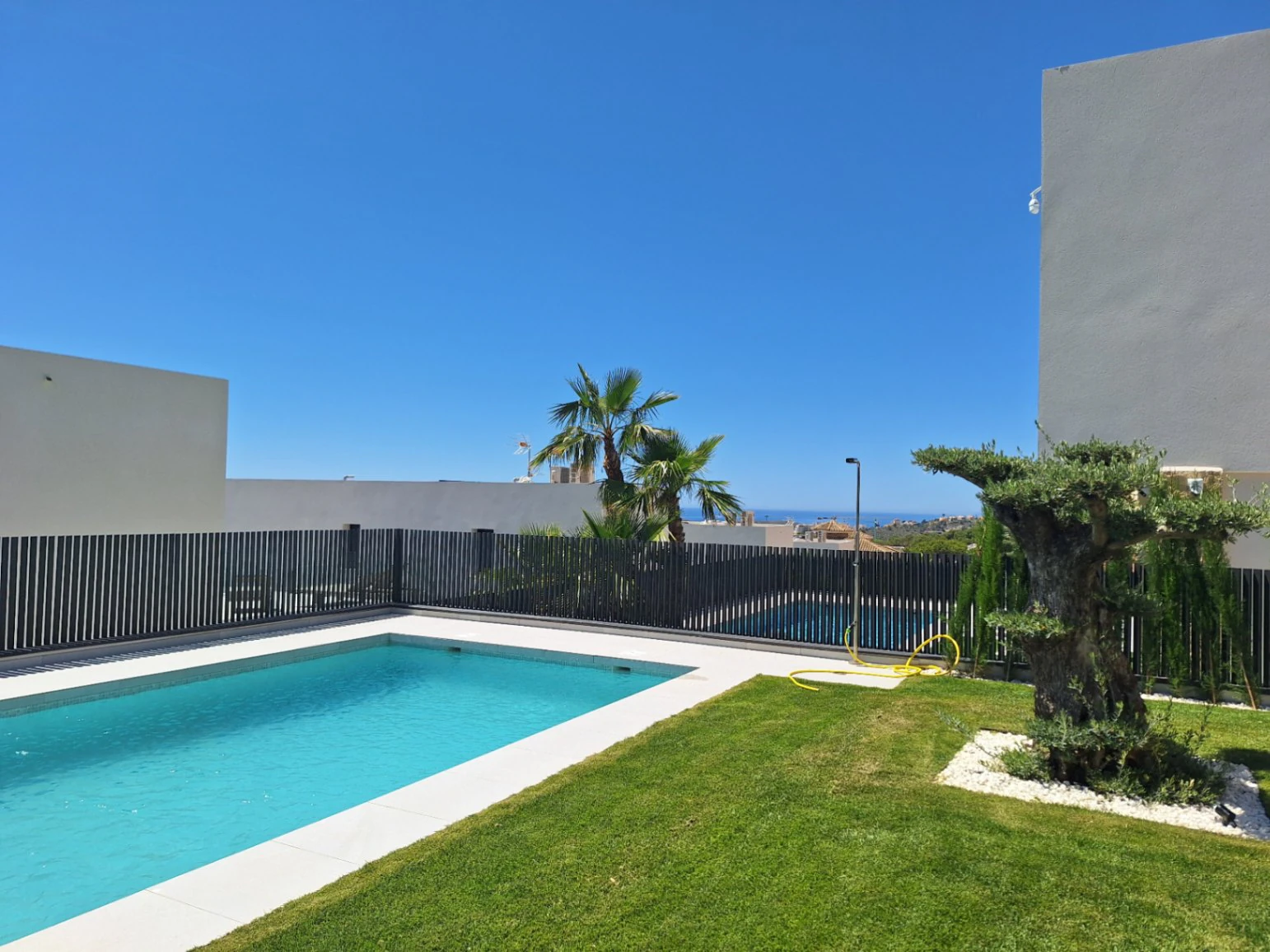 Modernas villas pareadas llave en mano en una prestigiosa zona residencial de la Costa Blanca