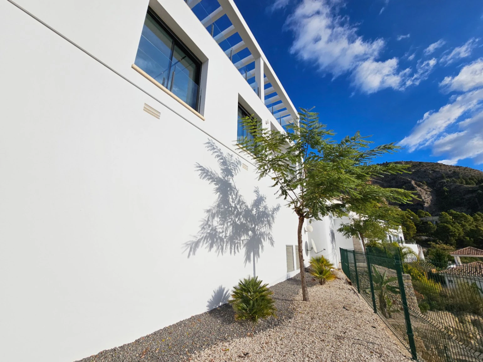 Villa de lujo con espectaculares vistas panorámicas al mar y a la montaña a la venta en Altea.