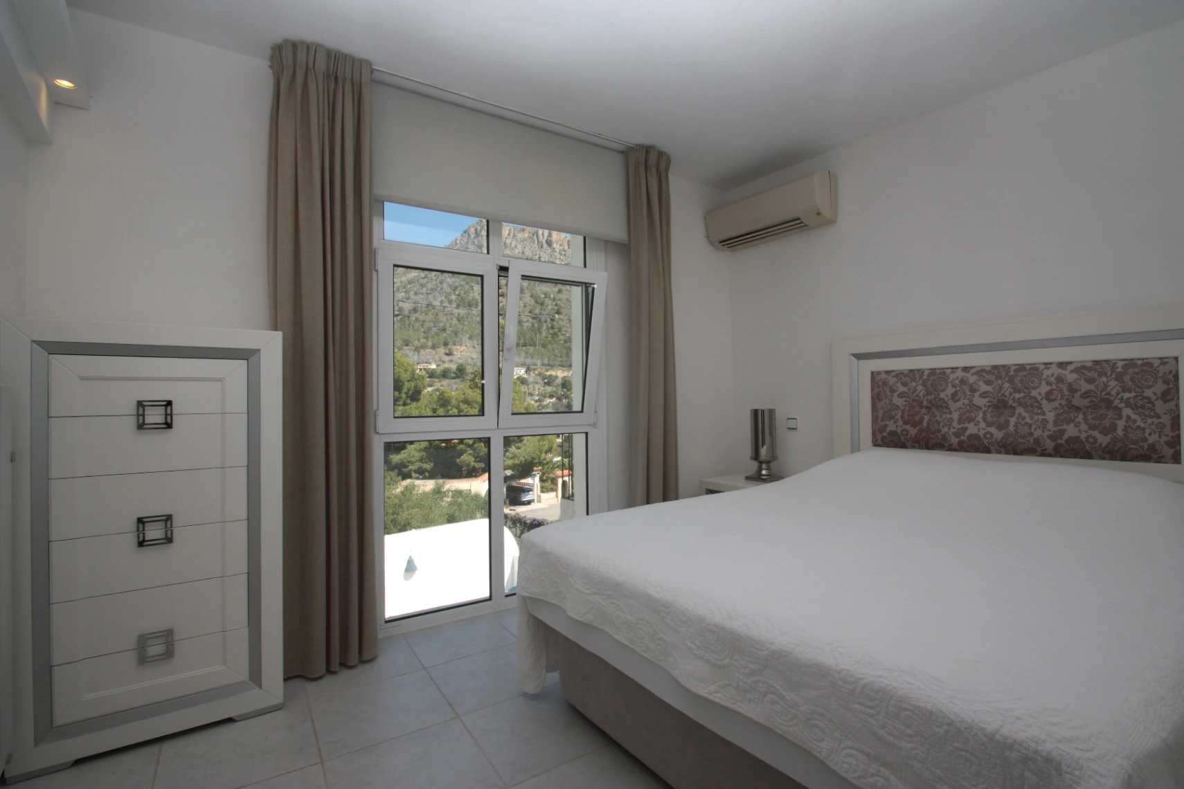 VILLA CON VISTAS AL MAR EN CALPE