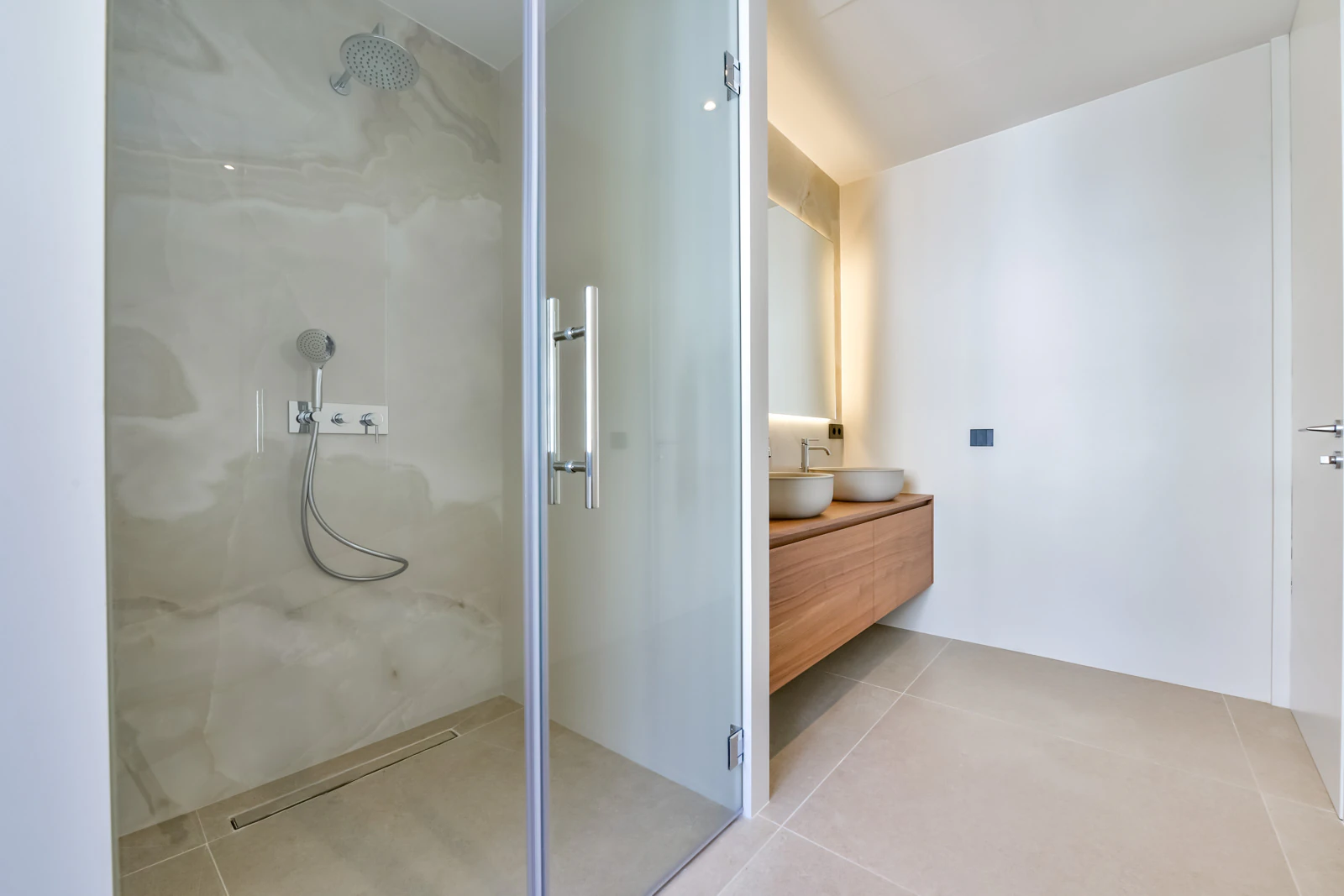 Villa contemporánea única en Altea con vistas al mar, terrazas tipo spa y acabados premium