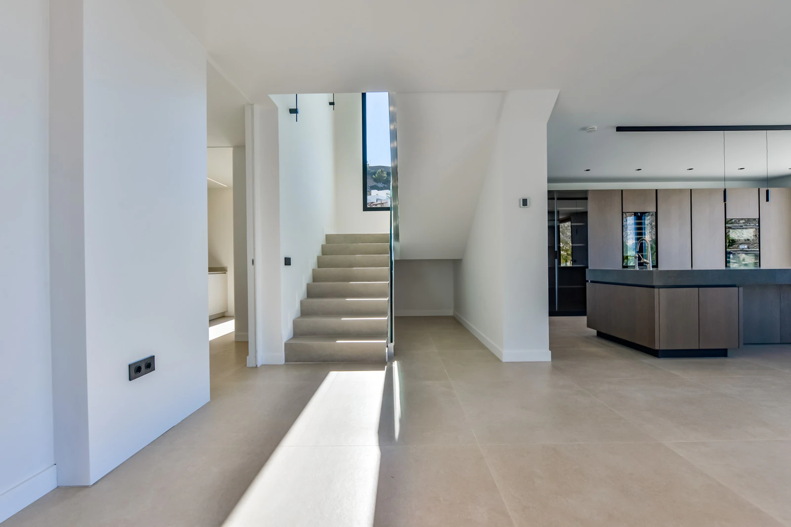 Villa contemporánea única en Altea con vistas al mar, terrazas tipo spa y acabados premium