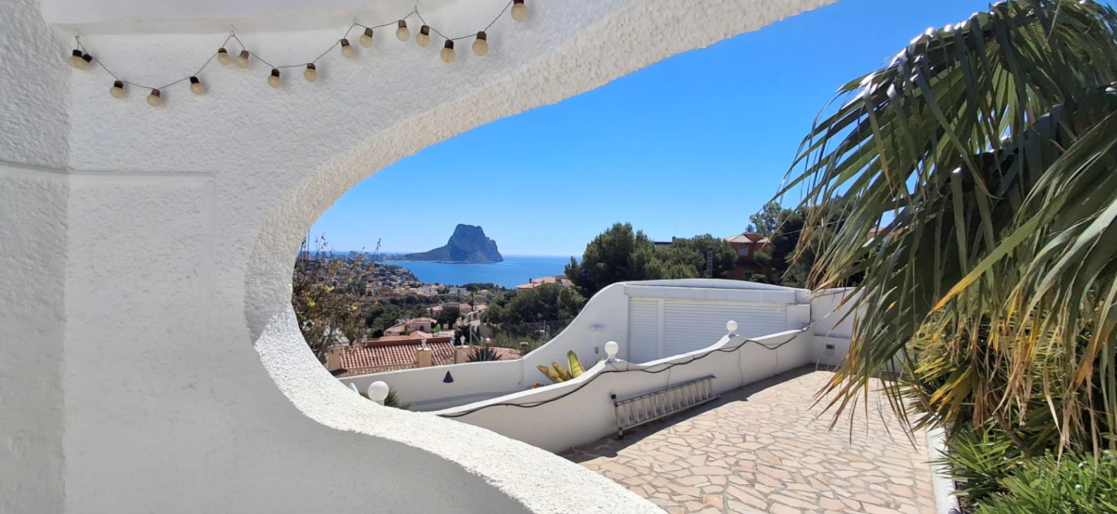 VILLA CON VISTAS AL MAR EN CALPE