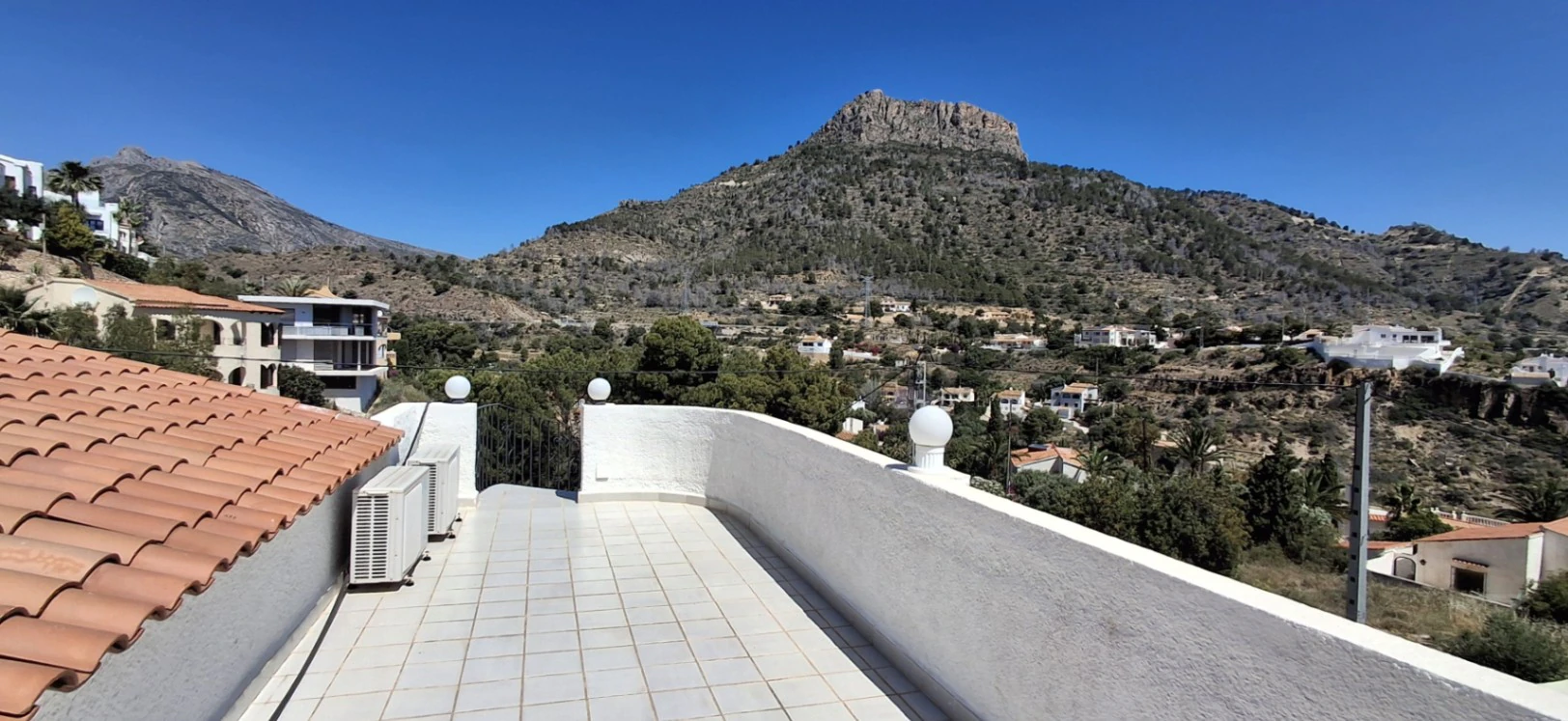 VILLA CON VISTAS AL MAR EN CALPE