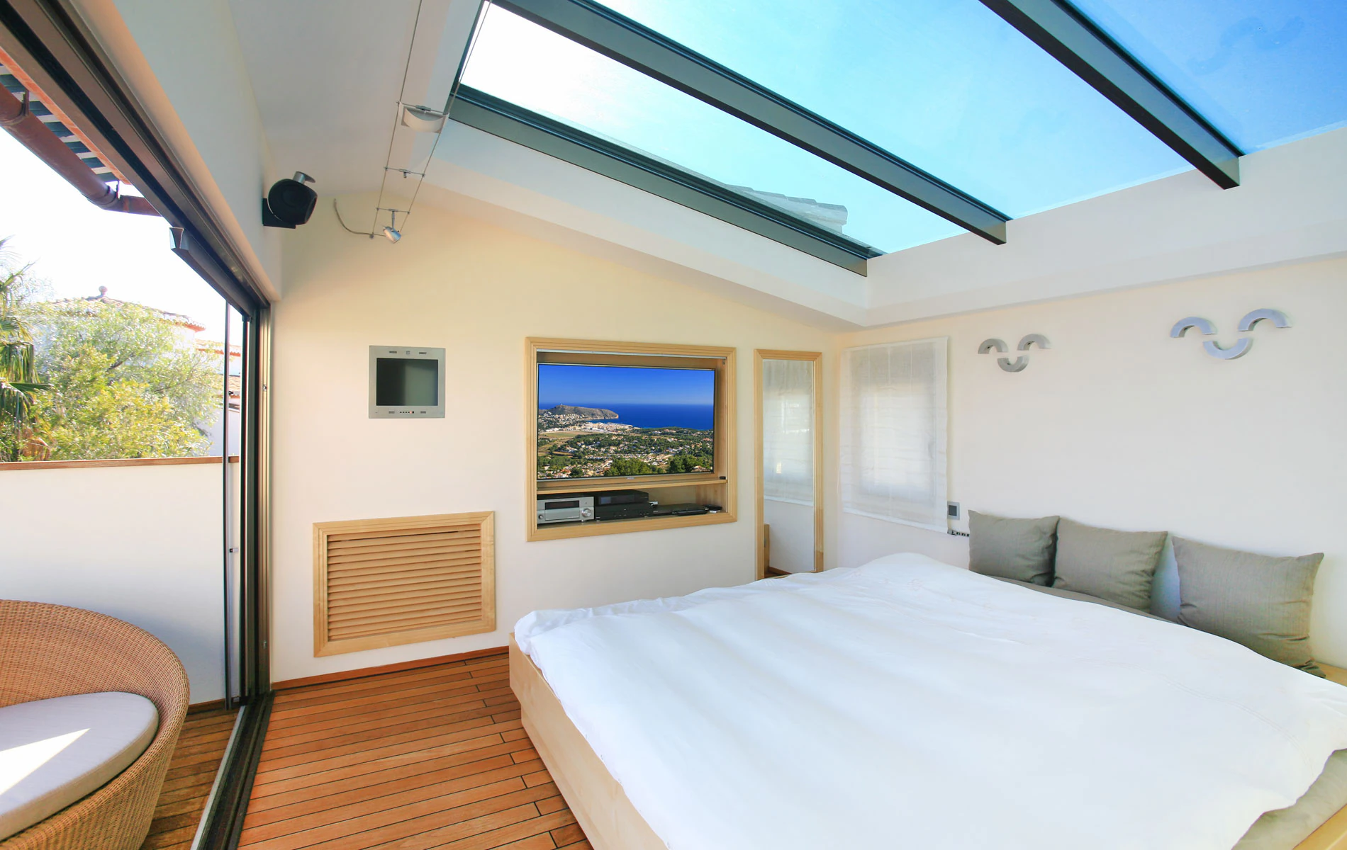 Villa Panorámica Mediterránea en Moraira – Donde la Elegancia se Encuentra con la Serenidad