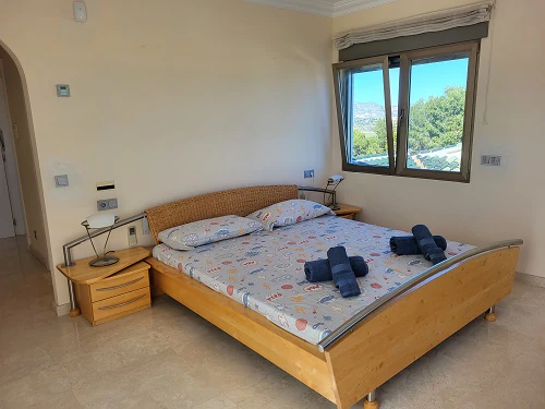 Villa Panorámica Mediterránea en Moraira – Donde la Elegancia se Encuentra con la Serenidad