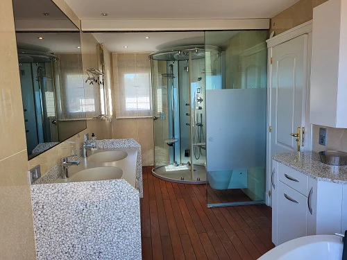 Villa Panorámica Mediterránea en Moraira – Donde la Elegancia se Encuentra con la Serenidad