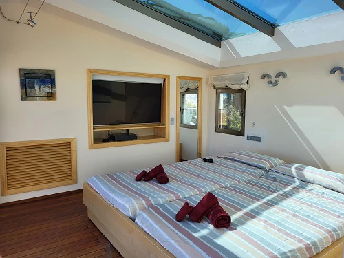 Villa Panorámica Mediterránea en Moraira – Donde la Elegancia se Encuentra con la Serenidad