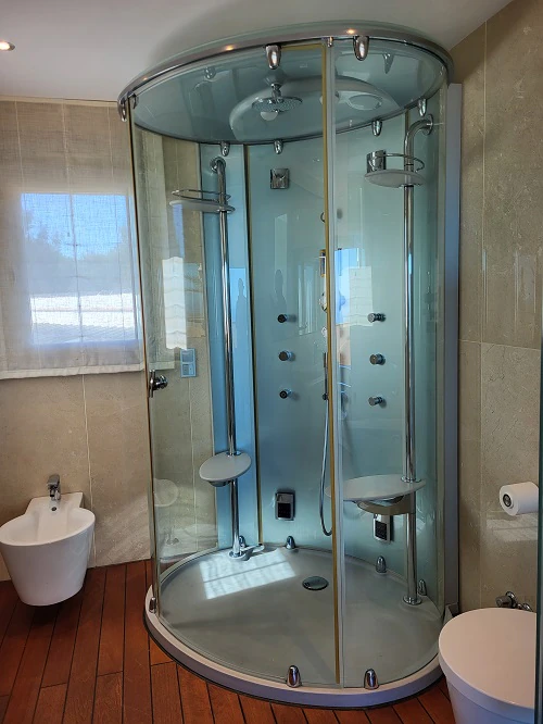 Villa Panorámica Mediterránea en Moraira – Donde la Elegancia se Encuentra con la Serenidad