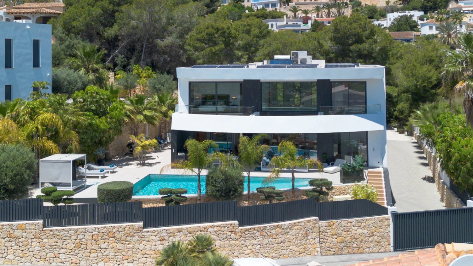Villa de Lujo High-Tech en Moraira con Disponibilidad Inmediata