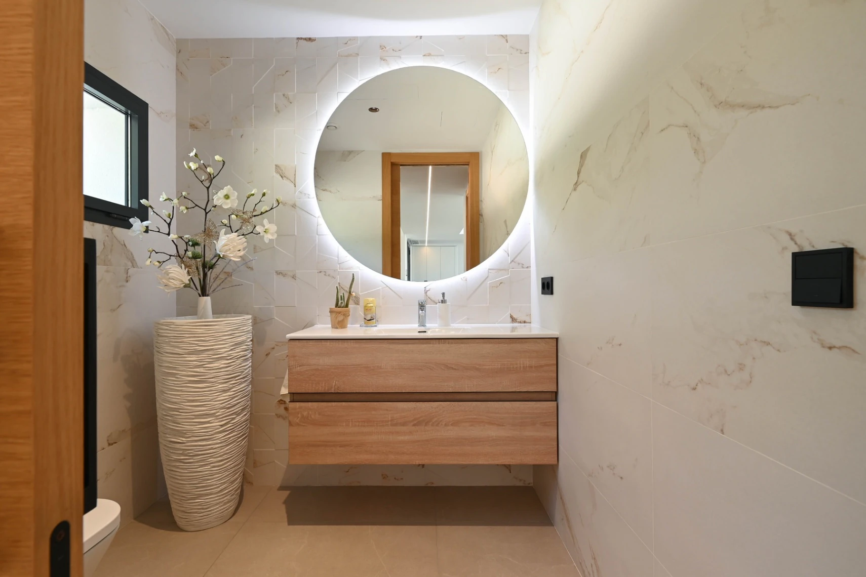 Villa de Lujo High-Tech en Moraira con Disponibilidad Inmediata