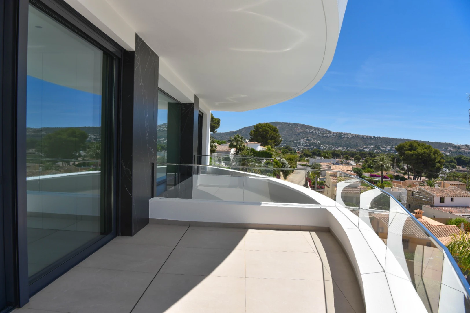 Villa de Lujo High-Tech en Moraira con Disponibilidad Inmediata