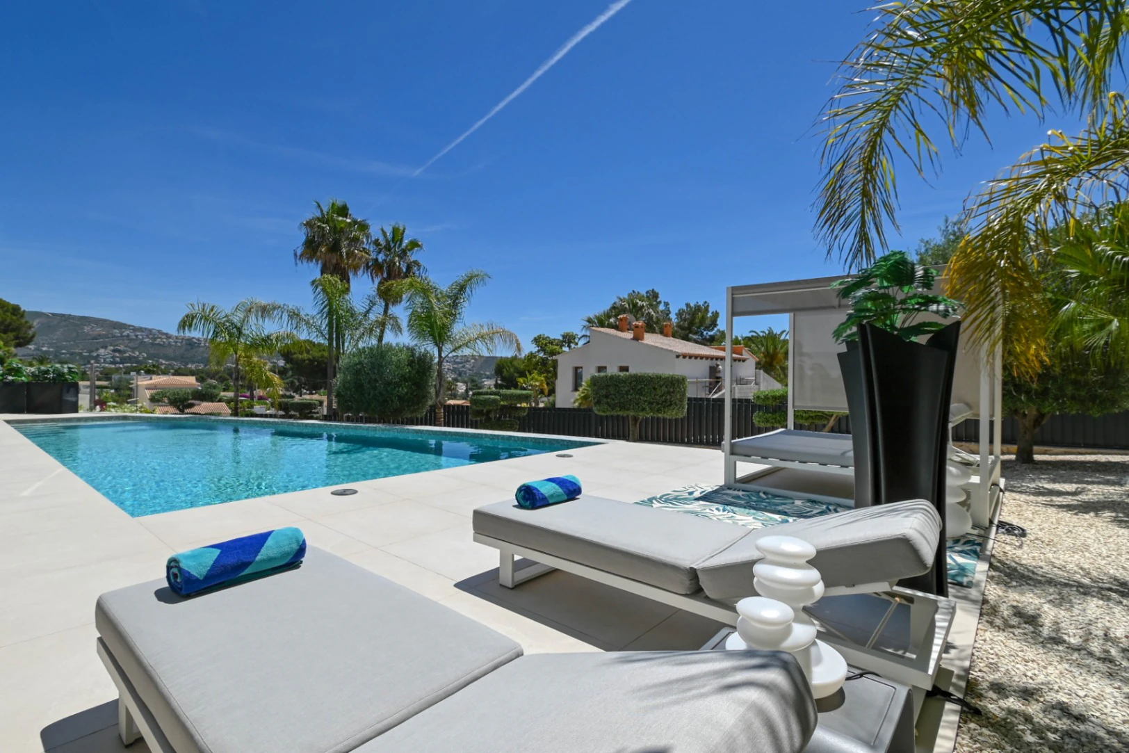 Villa de Lujo High-Tech en Moraira con Disponibilidad Inmediata