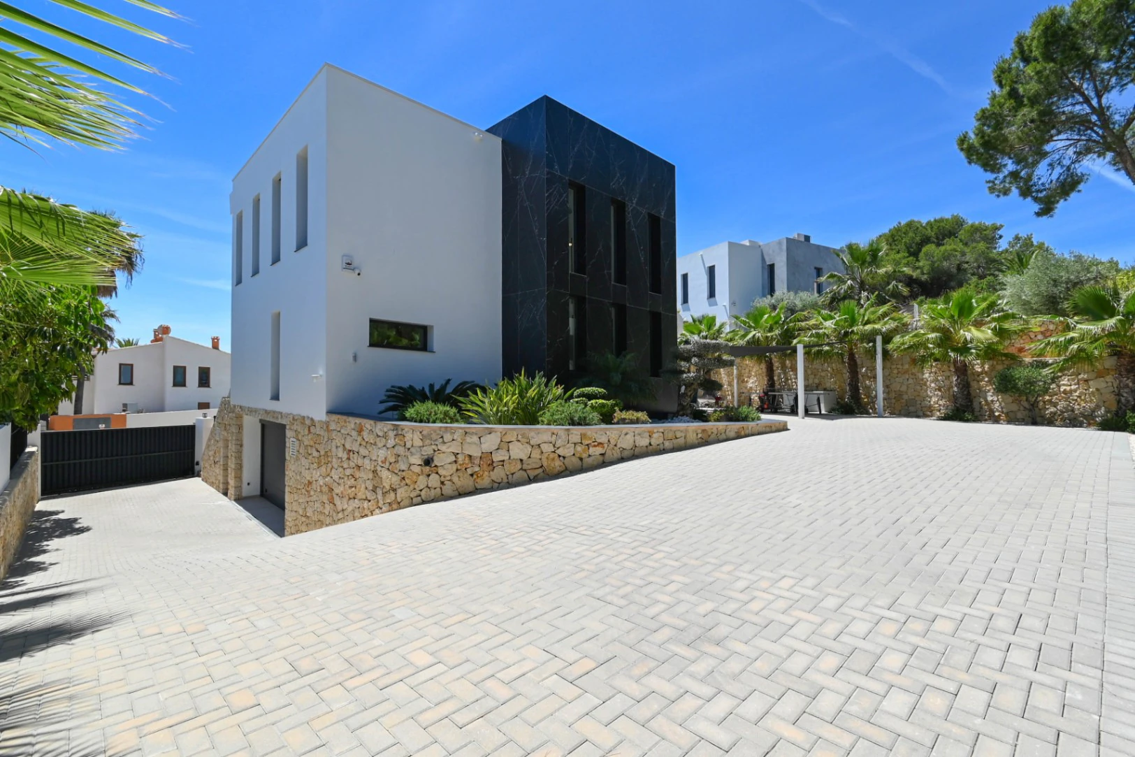 Villa de Lujo High-Tech en Moraira con Disponibilidad Inmediata