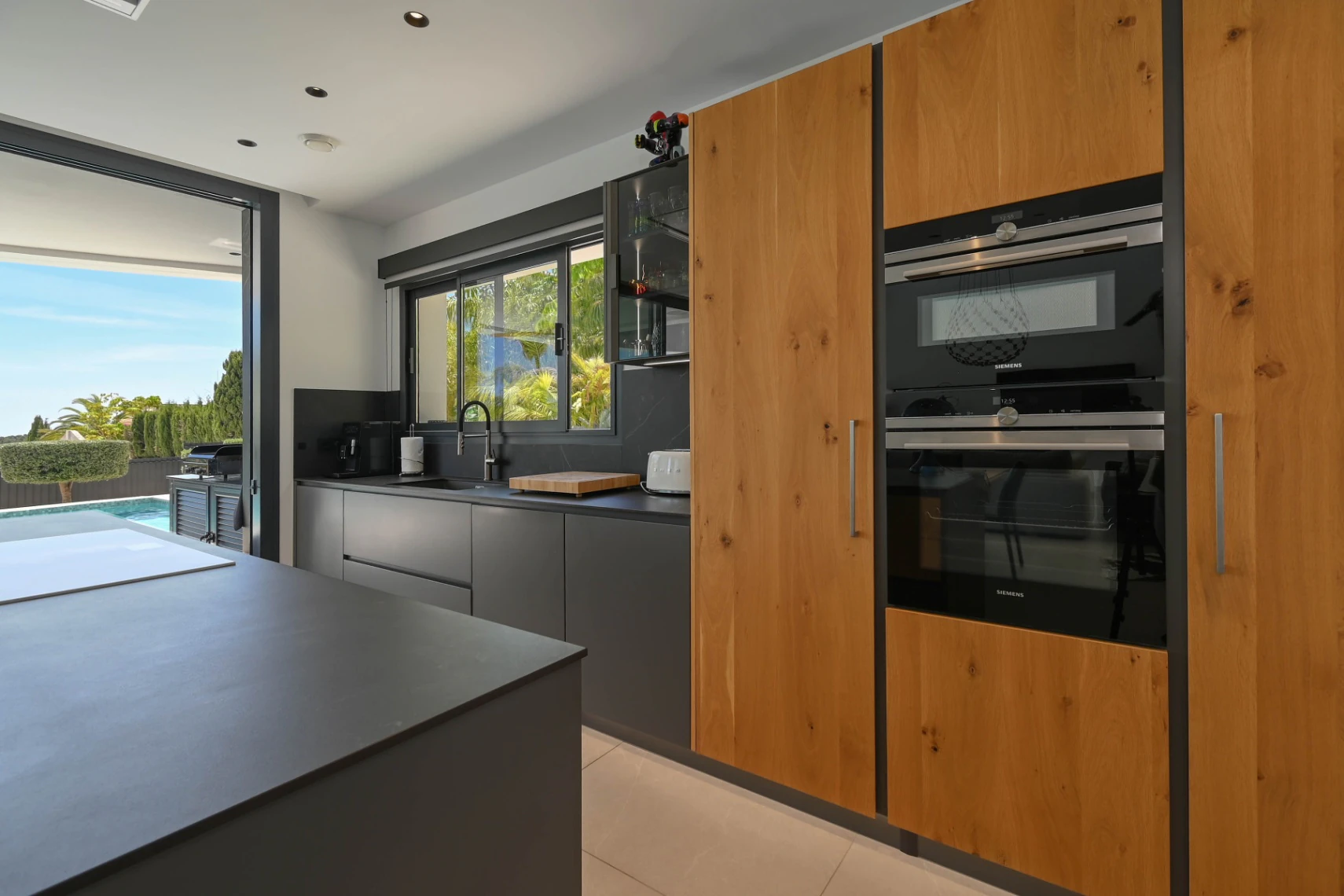 Villa de Lujo High-Tech en Moraira con Disponibilidad Inmediata