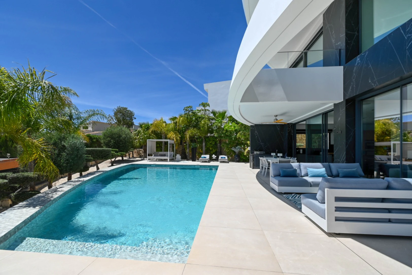 Villa de Lujo High-Tech en Moraira con Disponibilidad Inmediata