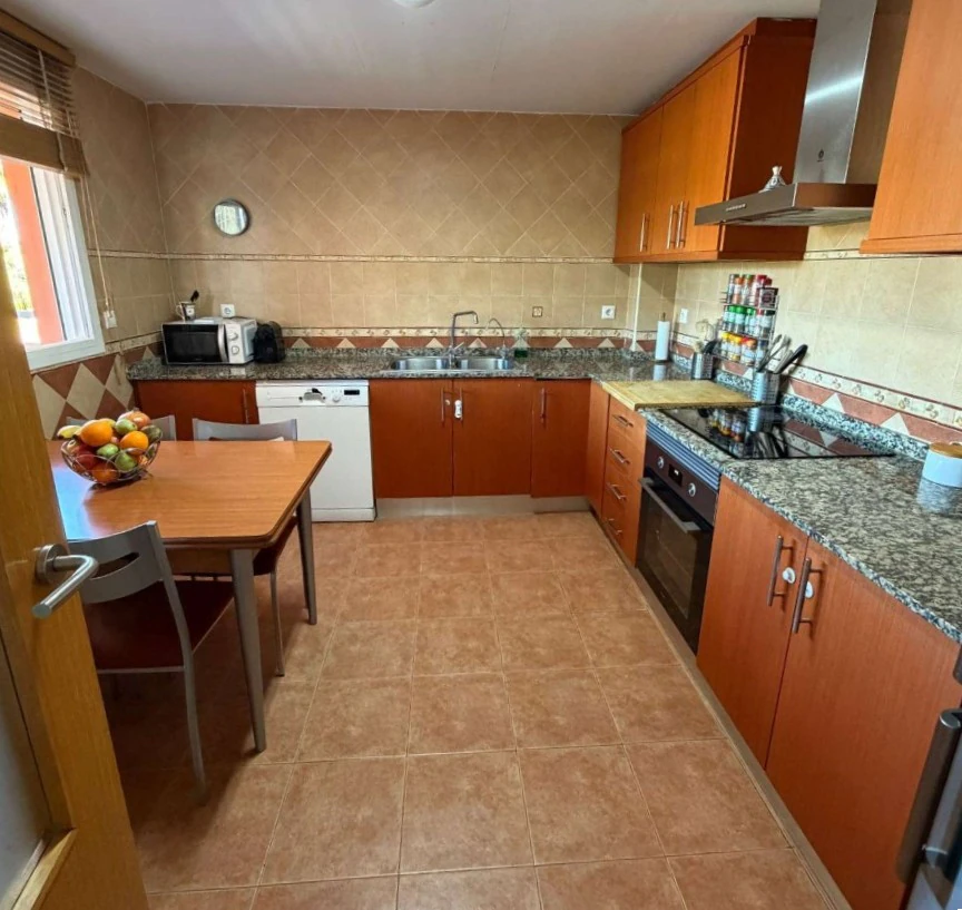 Exclusivo Chalet con Piscina Privada y Vistas Panorámicas en Calpe
