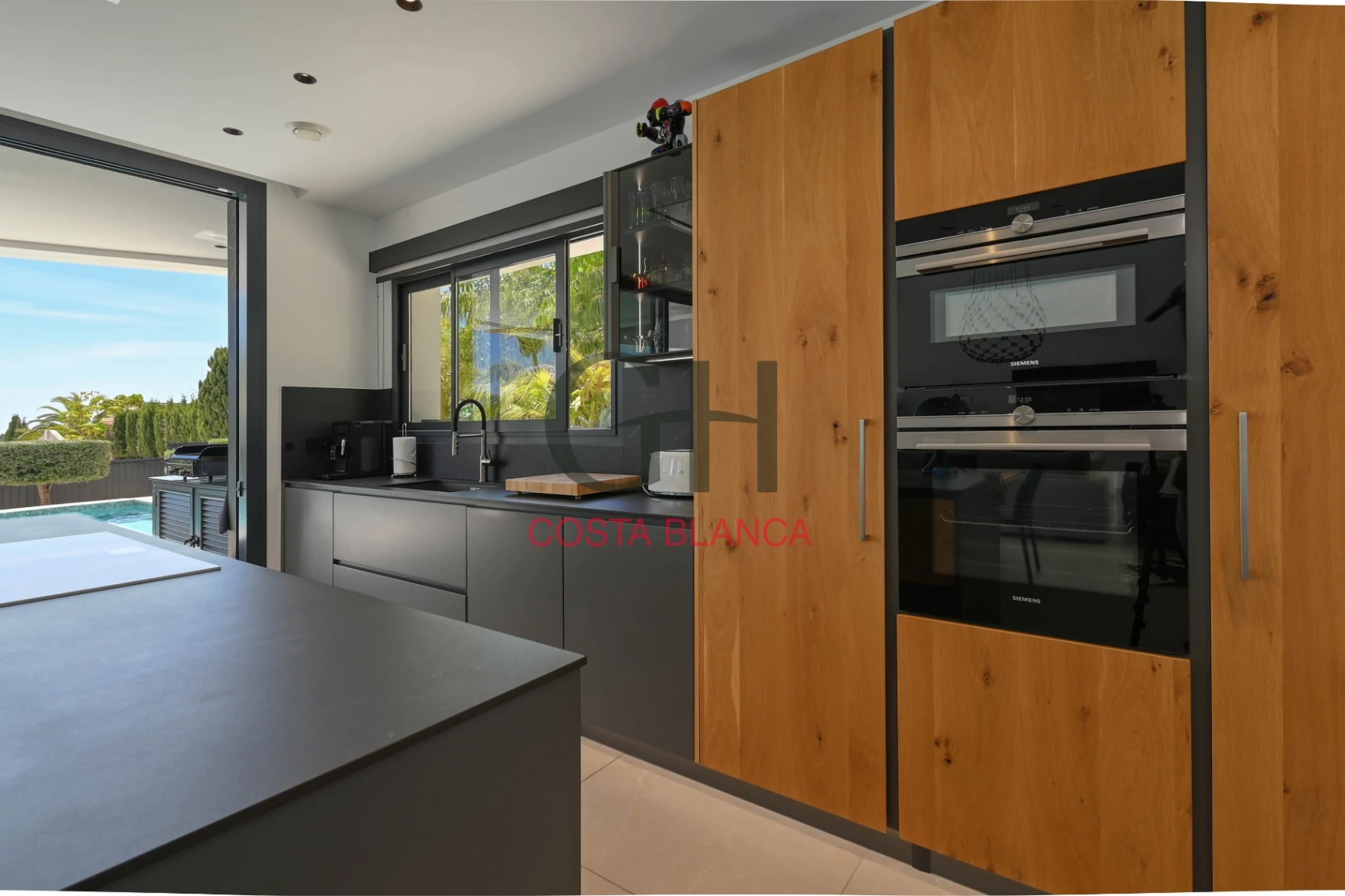 Villa de Lujo High-Tech en Moraira con Disponibilidad Inmediata