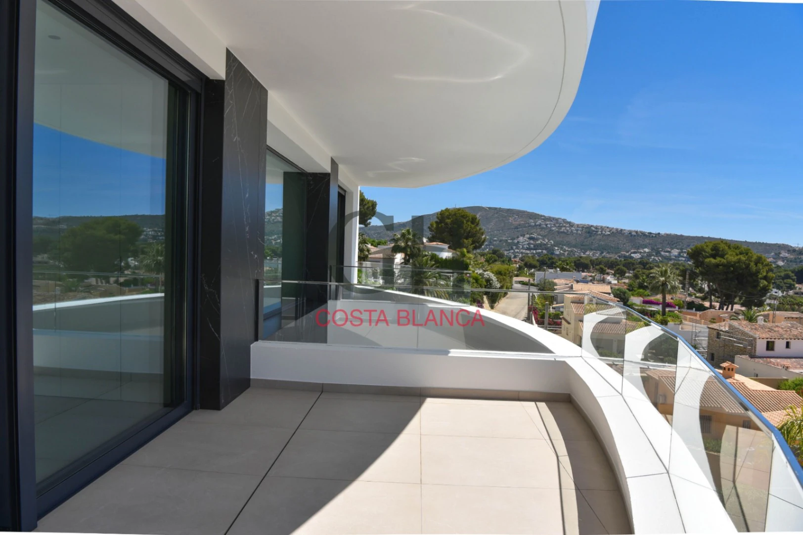 Villa de Lujo High-Tech en Moraira con Disponibilidad Inmediata