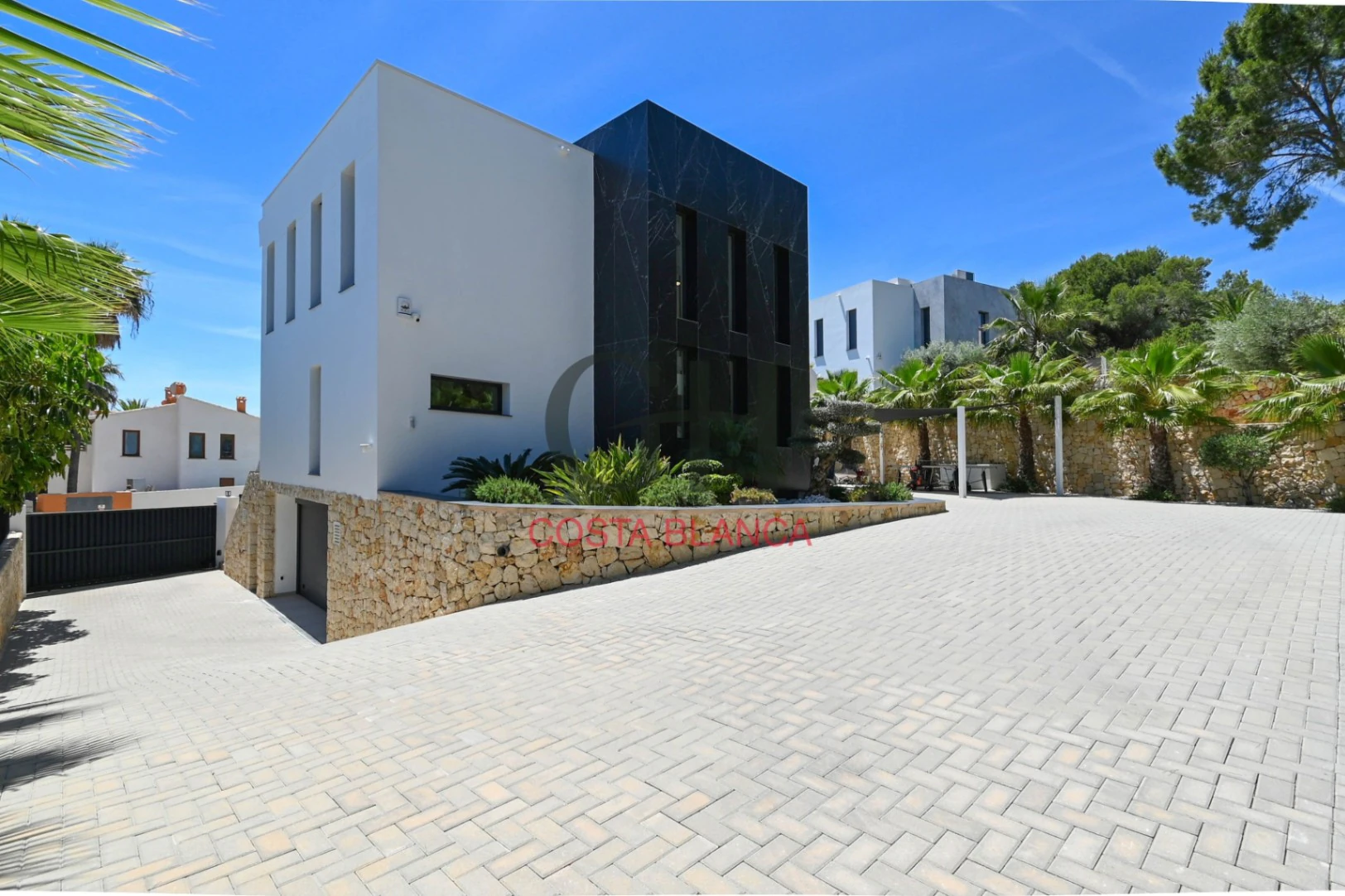 Villa de Lujo High-Tech en Moraira con Disponibilidad Inmediata