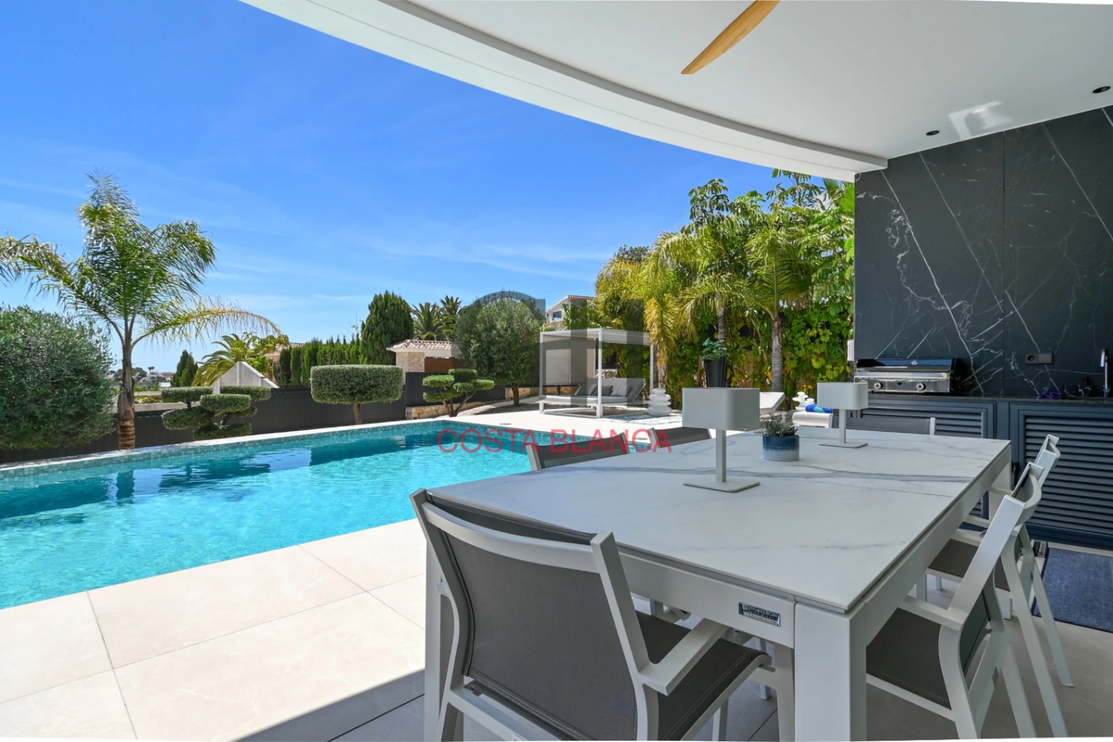 Villa de Lujo High-Tech en Moraira con Disponibilidad Inmediata