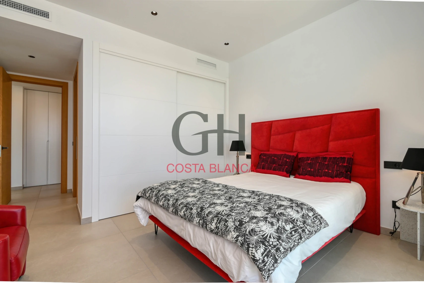 Villa de Lujo High-Tech en Moraira con Disponibilidad Inmediata