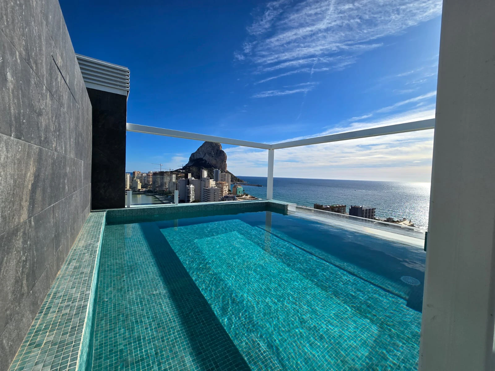 Luxe Duplex Penthouse met Privézwembad en Panoramisch Uitzicht