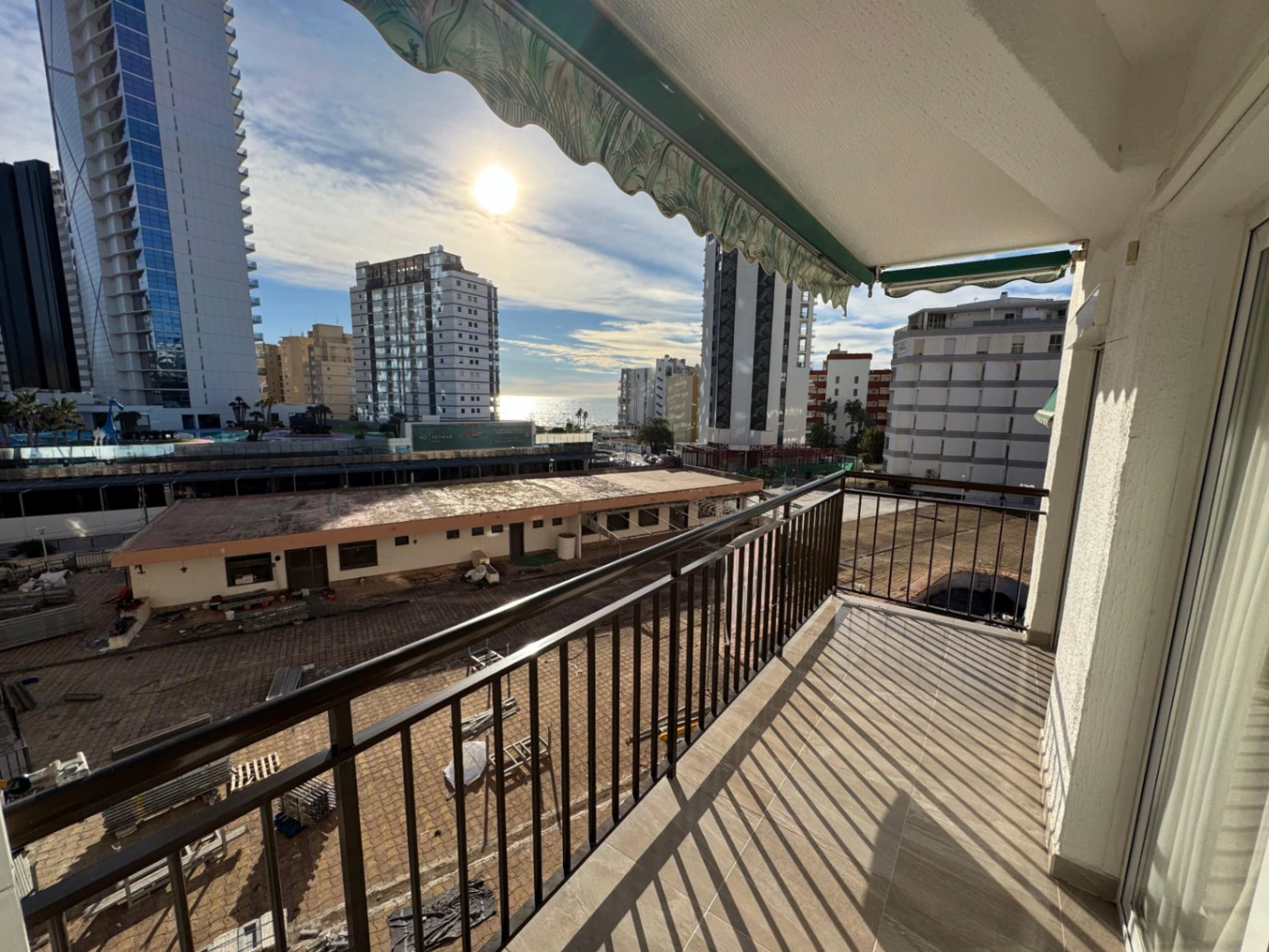 ZENTRALE WOHNUNG IN CALPE MIT MEERBLICK