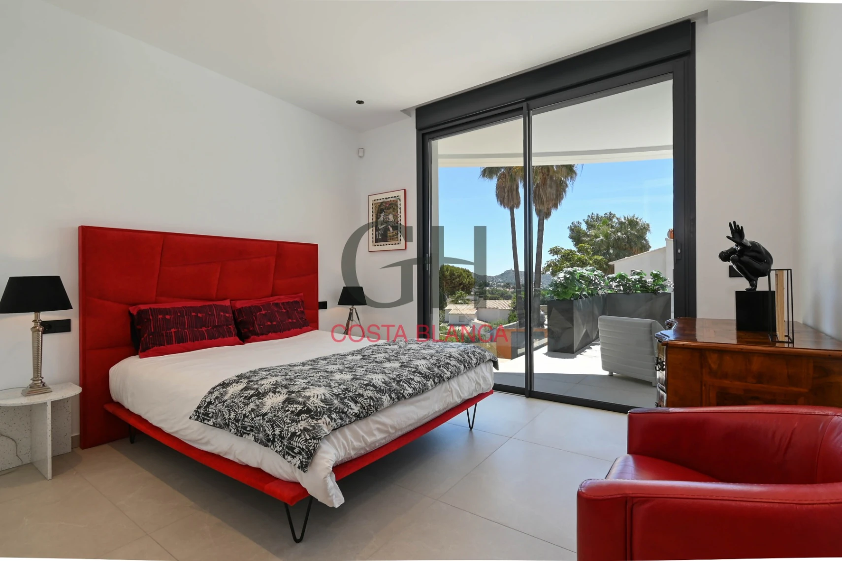Villa de Lujo High-Tech en Moraira con Disponibilidad Inmediata