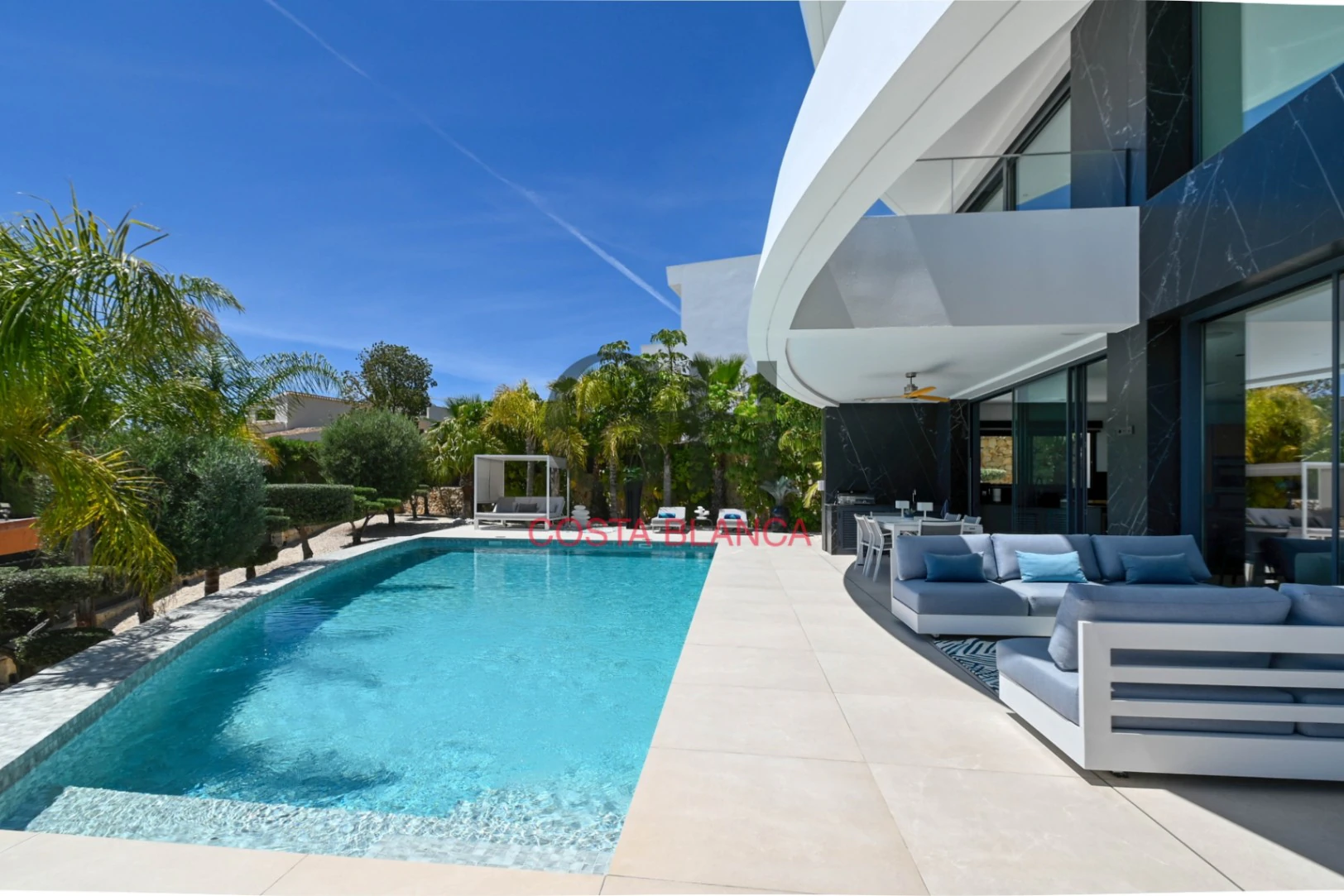 Villa de Lujo High-Tech en Moraira con Disponibilidad Inmediata