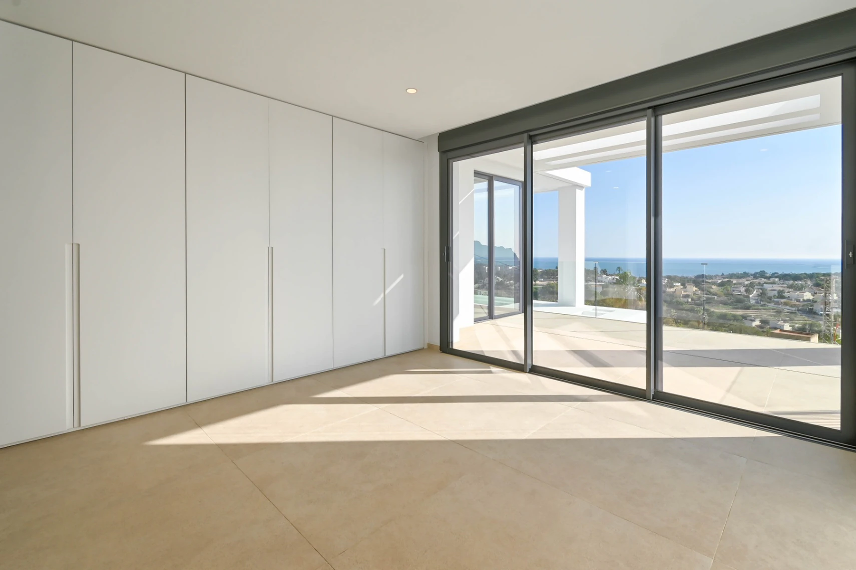 Nieuwe villa met panoramisch uitzicht op zee van Calpe tot Moraira