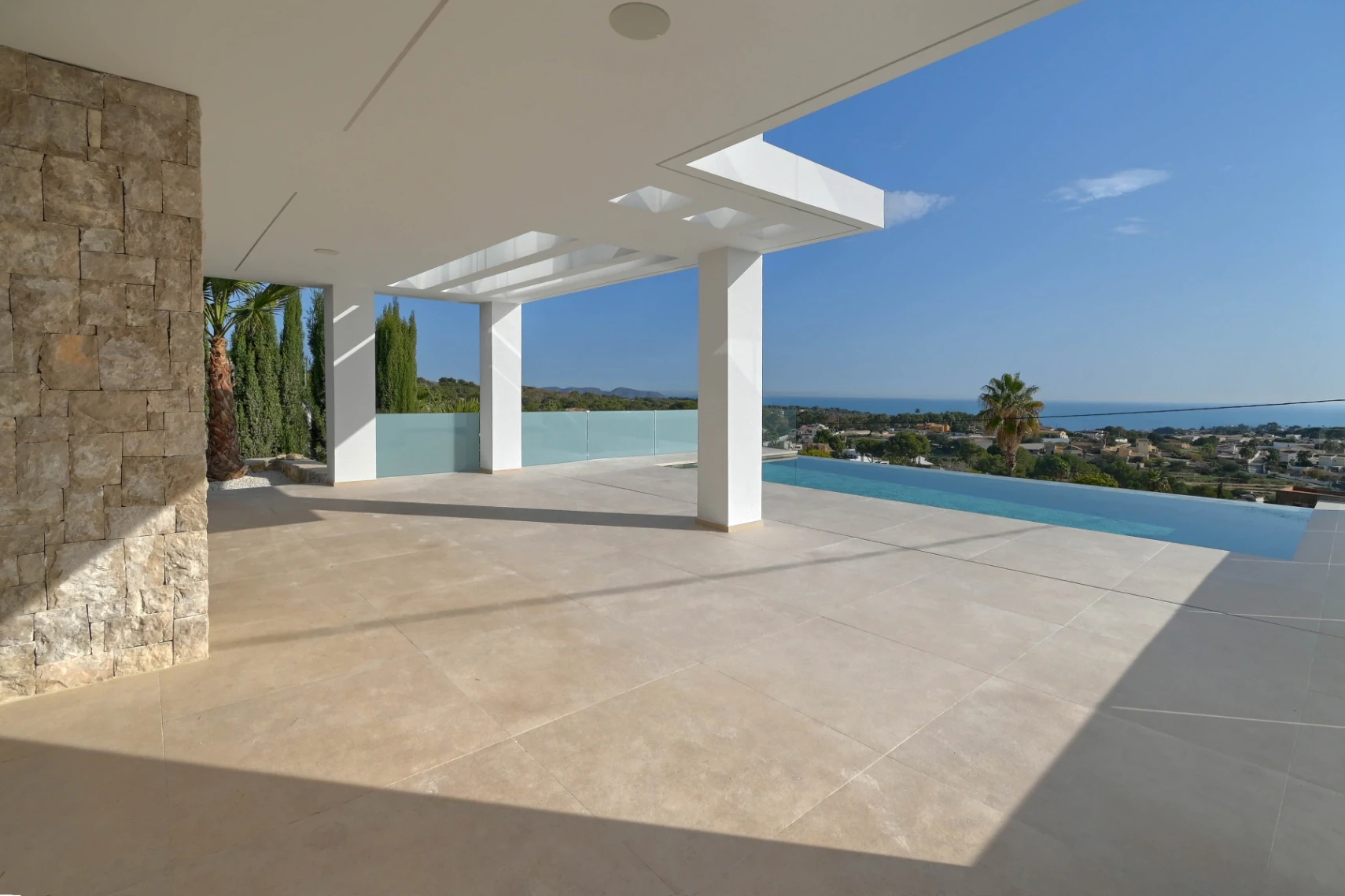Nieuwe villa met panoramisch uitzicht op zee van Calpe tot Moraira