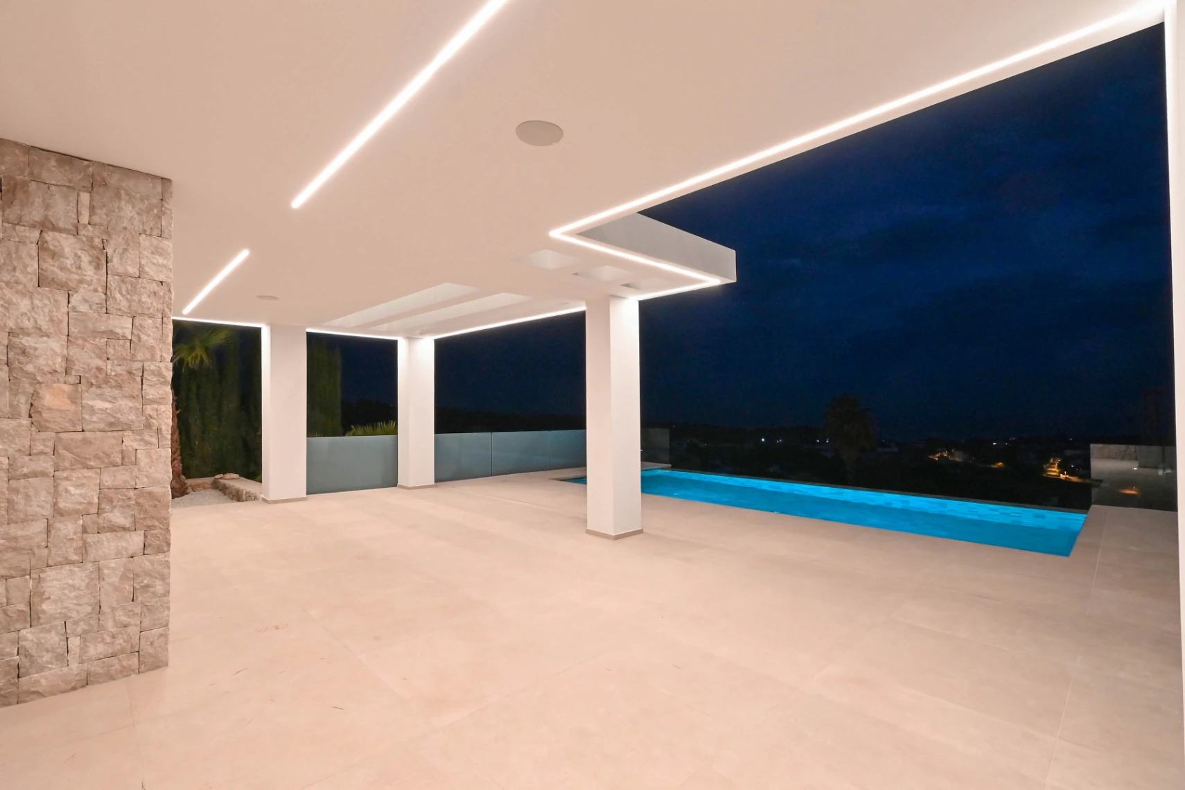 Nieuwe villa met panoramisch uitzicht op zee van Calpe tot Moraira