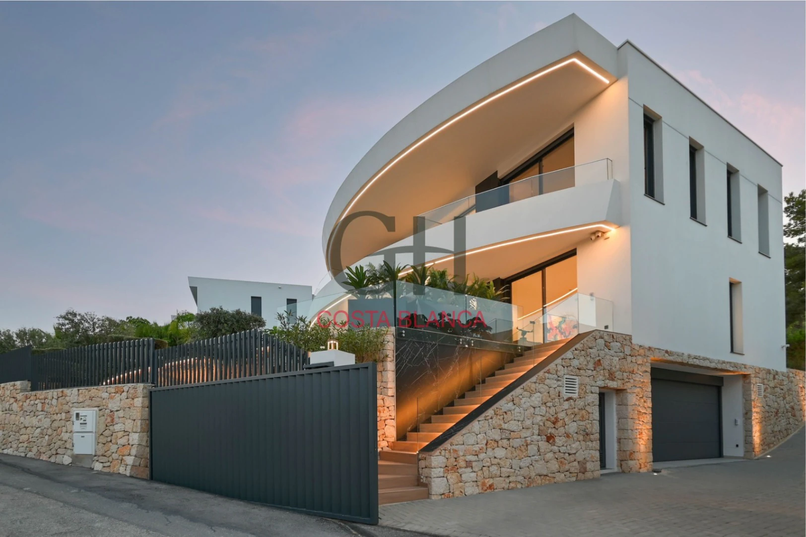 Villa de Lujo High-Tech en Moraira con Disponibilidad Inmediata
