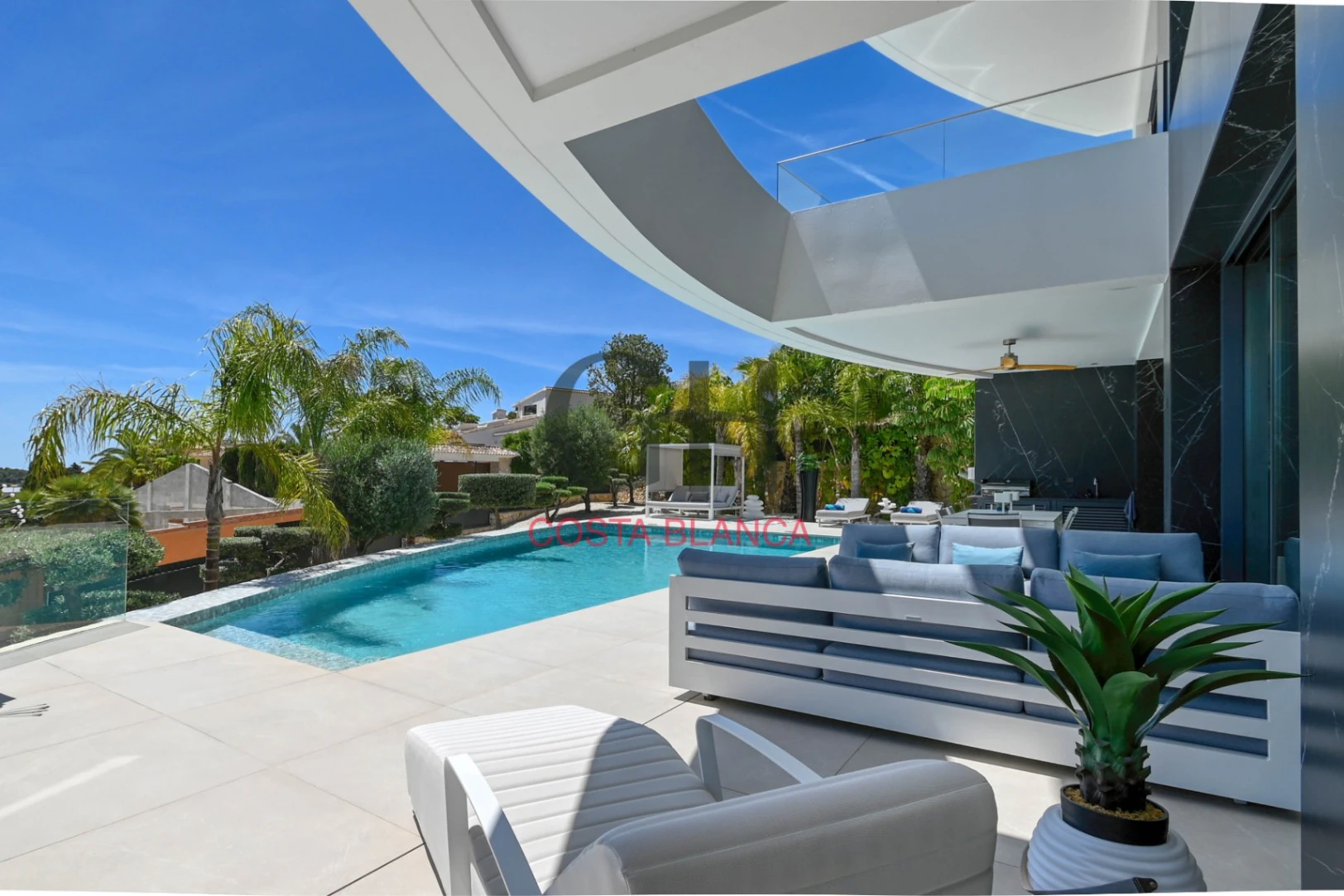 Villa de Lujo High-Tech en Moraira con Disponibilidad Inmediata