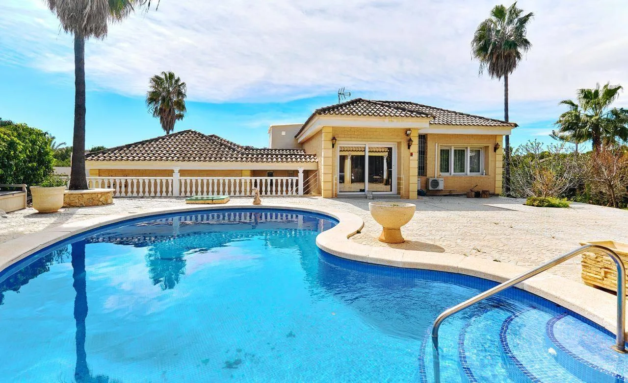 Chalet in Dehesa Campoamor