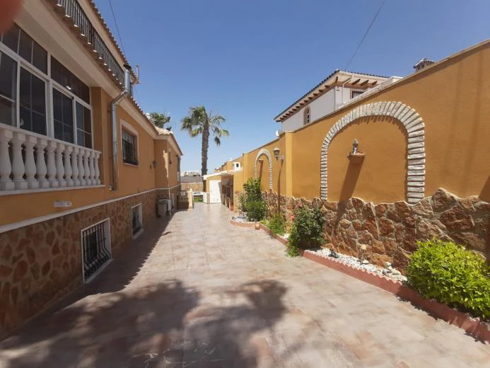 Villa na sprzedaż w Torrevieja