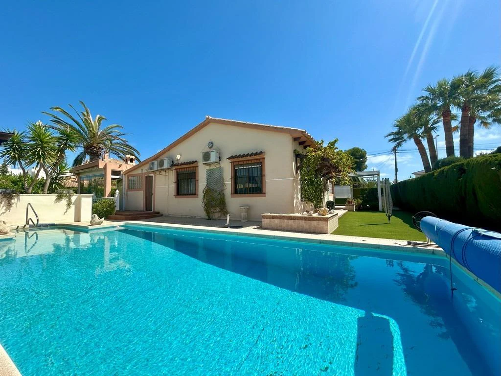 Willa na sprzedaż w Orihuela Costa
