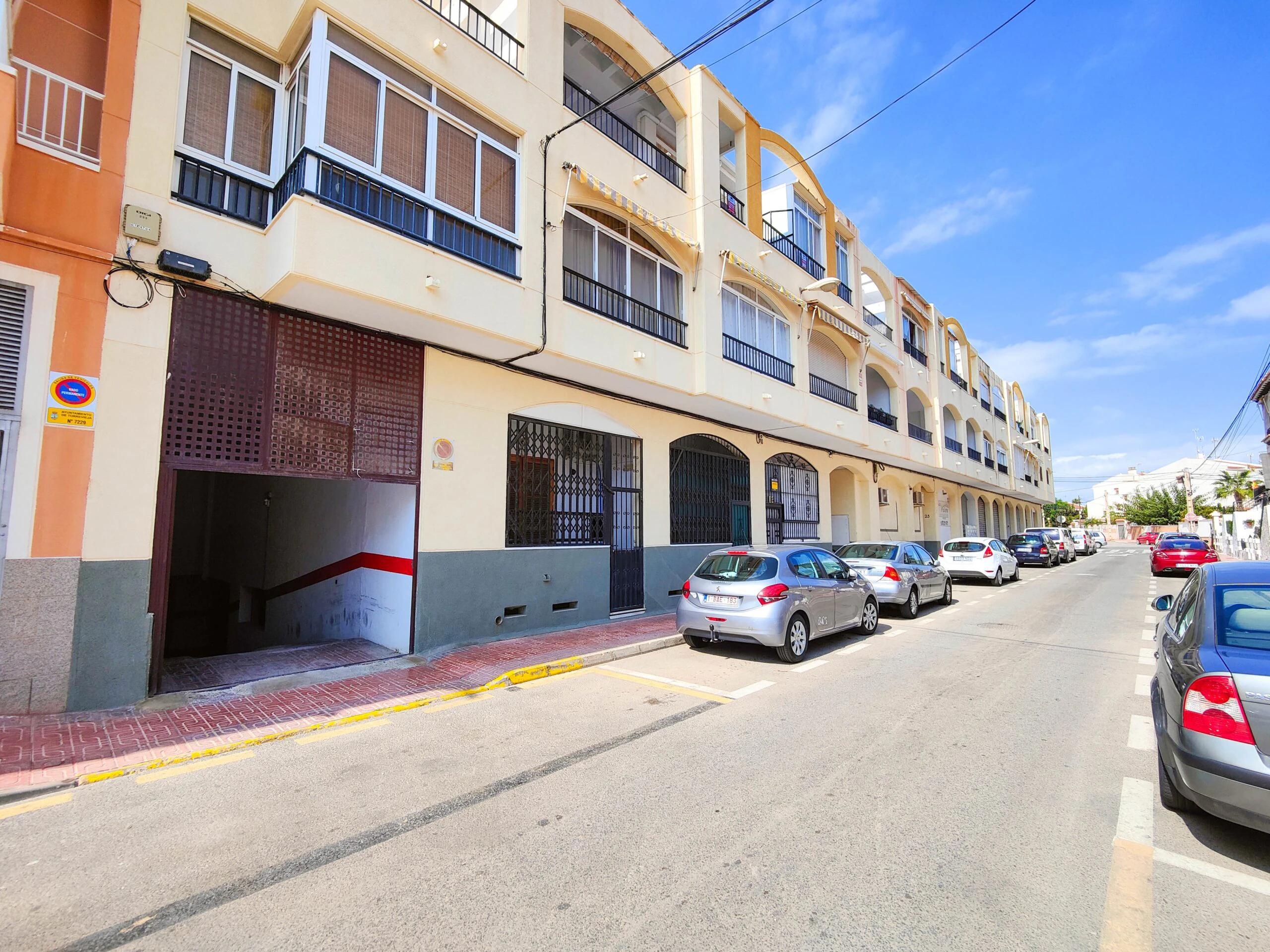 Гараж на продажа в Torrevieja