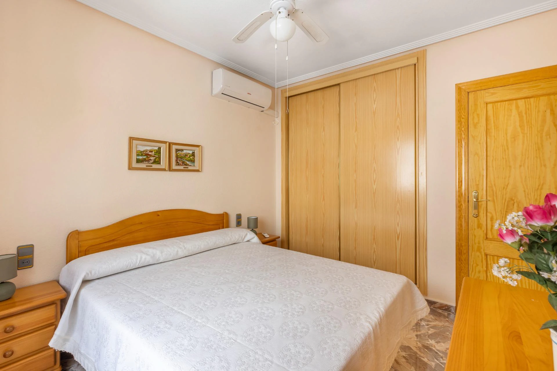 Duży dom szeregowy 200 m od plaży w Los Alcázares (Murcia) z 4 sypialniami + 2 łazienkami