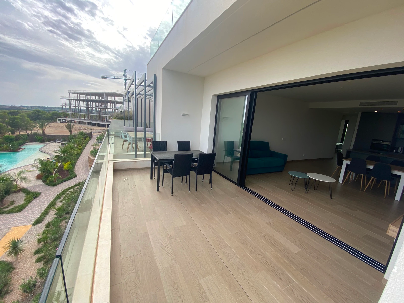 Sprzedaż. Apartament w Las Colinas